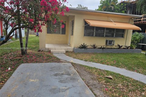 Appartement à Hollywood, Floride 2 chambres, 140.47 m2 № 1999325