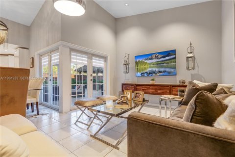 Купить виллу или дом в Майами, Флорида 3 спальни, 128.48м2, № 2050819 - фото 15