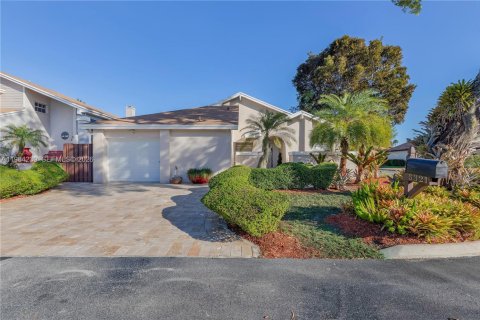 Купить виллу или дом в Майами, Флорида 3 спальни, 128.48м2, № 2050819 - фото 4