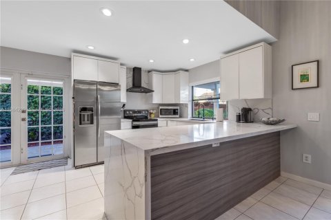 Купить виллу или дом в Майами, Флорида 3 спальни, 128.48м2, № 2050819 - фото 3