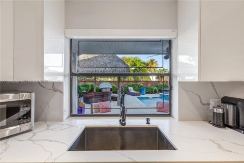 Купить виллу или дом в Майами, Флорида 3 спальни, 128.48м2, № 2050819 - фото 24