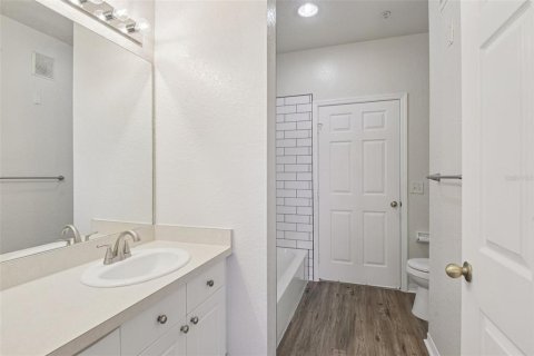 Condo in Tampa, Florida, 2 bedrooms  № 2096684 - photo 16