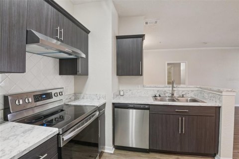 Condo in Tampa, Florida, 2 bedrooms  № 2096684 - photo 11