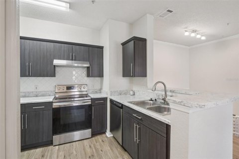 Condo in Tampa, Florida, 2 bedrooms  № 2096684 - photo 12