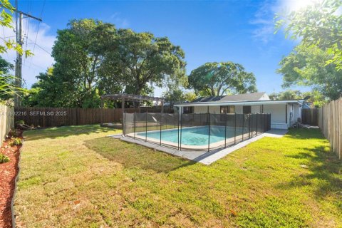 Casa en alquiler en Fort Lauderdale, Florida, 3 dormitorios, 144.74 m2 № 1990678 - foto 11