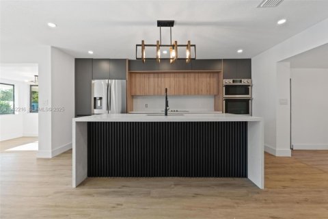 Casa en alquiler en Fort Lauderdale, Florida, 3 dormitorios, 144.74 m2 № 1990678 - foto 1