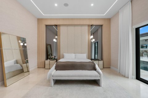 Casa en venta en Miami, Florida, 6 dormitorios, 446.49 m2 № 1878881 - foto 16