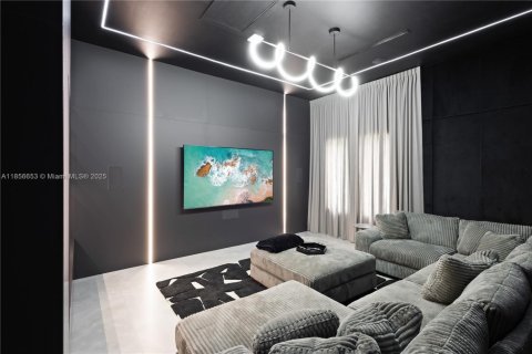 Casa en venta en Miami, Florida, 6 dormitorios, 446.49 m2 № 1878881 - foto 4