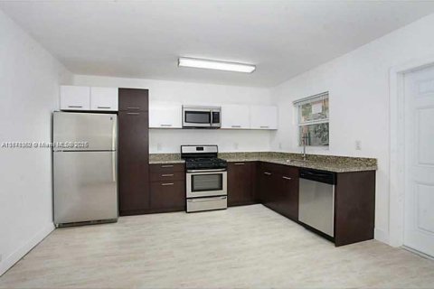 Apartamento en alquiler en Miami Beach, Florida, 2 dormitorios, 102.19 m2 № 1898354 - foto 2