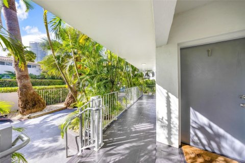 Appartement à louer à Miami Beach, Floride: 2 chambres, 102.19 m2 № 1898354 - photo 30