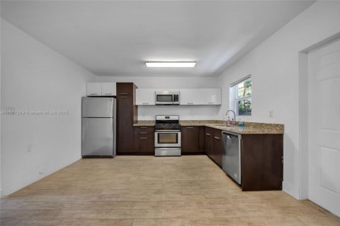 Appartement à louer à Miami Beach, Floride: 2 chambres, 102.19 m2 № 1898354 - photo 17