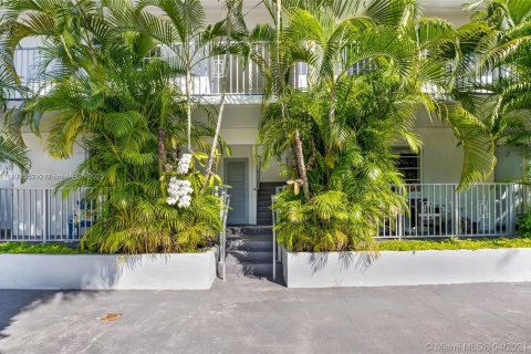 Apartamento en alquiler en Miami Beach, Florida, 2 dormitorios, 102.19 m2 № 1898354 - foto 15