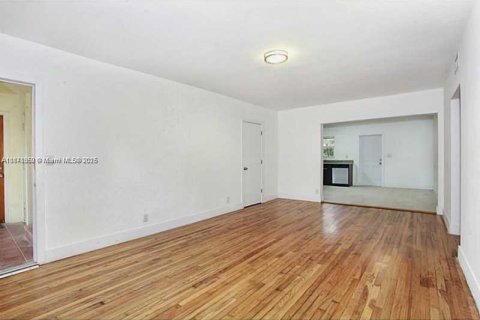 Apartamento en alquiler en Miami Beach, Florida, 2 dormitorios, 102.19 m2 № 1898354 - foto 3