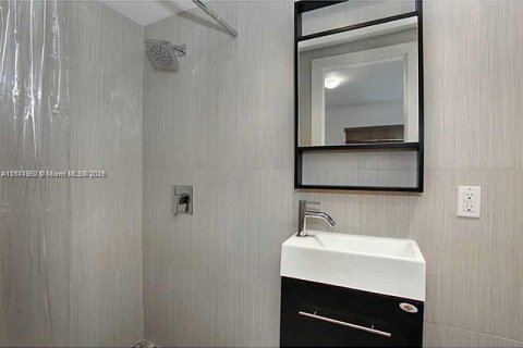 Apartamento en alquiler en Miami Beach, Florida, 2 dormitorios, 102.19 m2 № 1898354 - foto 10