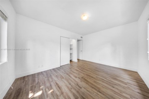 Appartement à louer à Miami Beach, Floride: 2 chambres, 102.19 m2 № 1898354 - photo 23