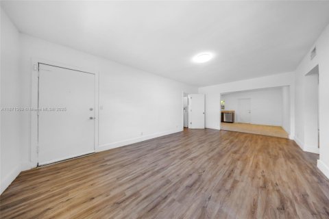 Appartement à louer à Miami Beach, Floride: 2 chambres, 102.19 m2 № 1898354 - photo 21