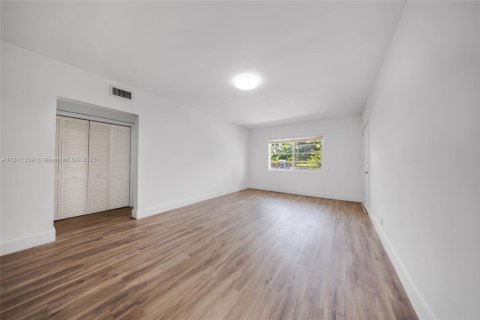 Appartement à louer à Miami Beach, Floride: 2 chambres, 102.19 m2 № 1898354 - photo 27