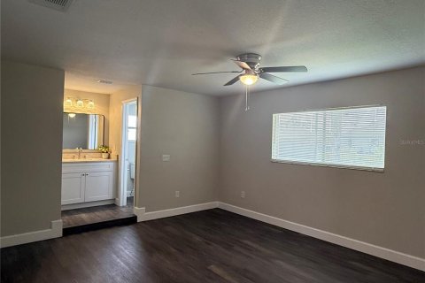 House in Palm Bay, Florida 3 bedrooms, 163.32 sq.m. № 1883333 - photo 18