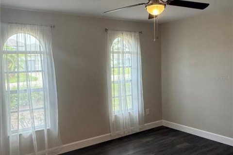House in Palm Bay, Florida 3 bedrooms, 163.32 sq.m. № 1883333 - photo 10