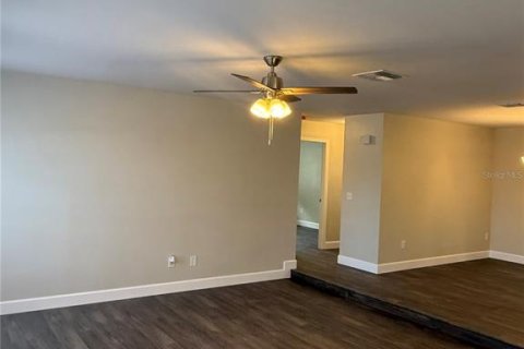 House in Palm Bay, Florida 3 bedrooms, 163.32 sq.m. № 1883333 - photo 2