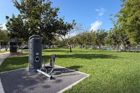 Condo in Miami Beach, Florida № 2056022 - photo 17