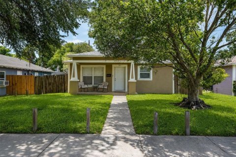 Immobilier commercial à Saint Petersburg, Floride 3 chambres, 111.48 m2 № 2284575