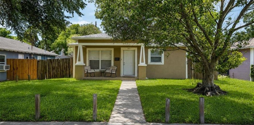 Immobilier commercial à Saint Petersburg, Floride 3 chambres, 111.48 m2 № 2284575