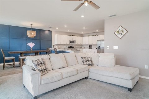 House in Auburndale, Florida 5 bedrooms, 297.29 sq.m. № 1802437 - photo 6