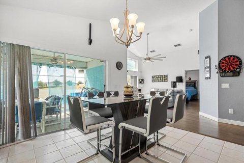 House in Davenport, Florida 4 bedrooms, 175.4 sq.m. № 1735562 - photo 7