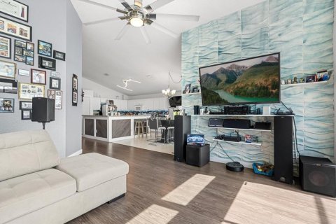 House in Davenport, Florida 4 bedrooms, 175.4 sq.m. № 1735562 - photo 5