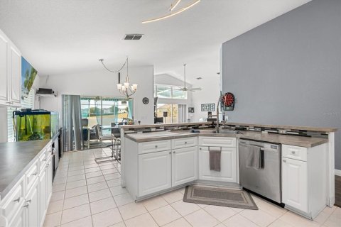 House in Davenport, Florida 4 bedrooms, 175.4 sq.m. № 1735562 - photo 12