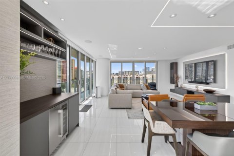 Купить кондоминиум в Санни-Айлс-Бич, Флорида 3 спальни, 175.77м2, № 2065562 - фото 20