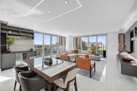 Купить кондоминиум в Санни-Айлс-Бич, Флорида 3 спальни, 175.77м2, № 2065562 - фото 17