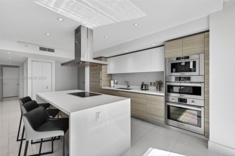 Купить кондоминиум в Санни-Айлс-Бич, Флорида 3 спальни, 175.77м2, № 2065562 - фото 16