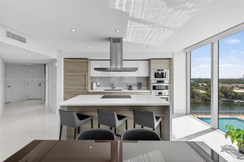 Купить кондоминиум в Санни-Айлс-Бич, Флорида 3 спальни, 175.77м2, № 2065562 - фото 13