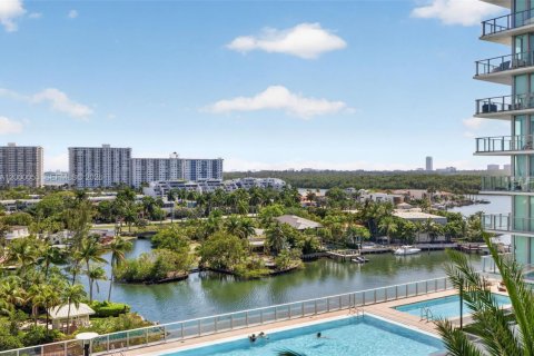 Купить кондоминиум в Санни-Айлс-Бич, Флорида 3 спальни, 175.77м2, № 2065562 - фото 3