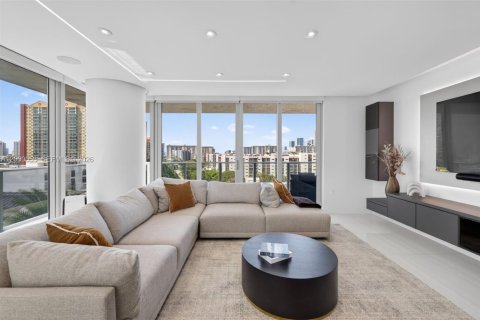 Купить кондоминиум в Санни-Айлс-Бич, Флорида 3 спальни, 175.77м2, № 2065562 - фото 26