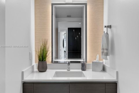 Купить кондоминиум в Санни-Айлс-Бич, Флорида 3 спальни, 175.77м2, № 2065562 - фото 28