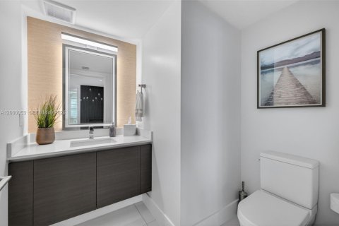 Купить кондоминиум в Санни-Айлс-Бич, Флорида 3 спальни, 175.77м2, № 2065562 - фото 27