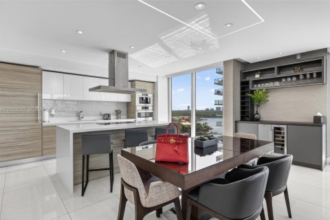 Купить кондоминиум в Санни-Айлс-Бич, Флорида 3 спальни, 175.77м2, № 2065562 - фото 18