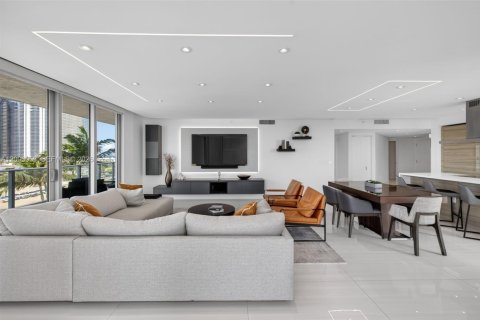 Купить кондоминиум в Санни-Айлс-Бич, Флорида 3 спальни, 175.77м2, № 2065562 - фото 25