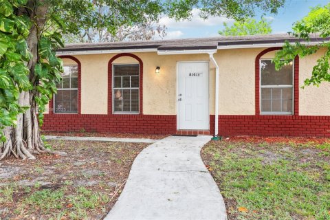 House in Lauderhill, Florida 3 bedrooms, 125.79 sq.m. № 1713392 - photo 4