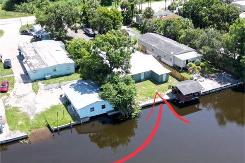 Villa ou maison à vendre à Okeechobee, Floride: 4 chambres № 1962818 - photo 3