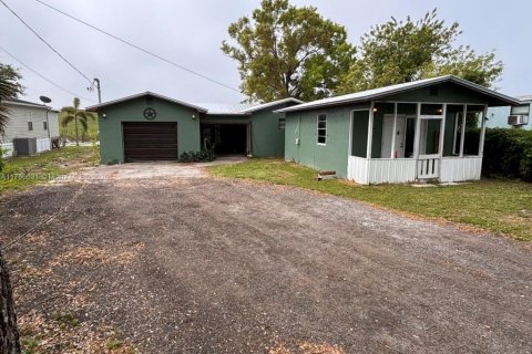 Villa ou maison à vendre à Okeechobee, Floride: 4 chambres № 1962818 - photo 1