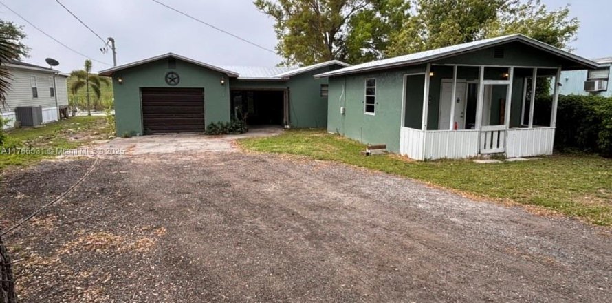 Villa ou maison à Okeechobee, Floride 4 chambres № 1962818