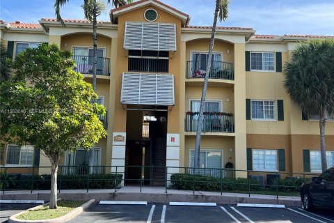 Condominio en alquiler en Doral, Florida, 2 dormitorios, 84.54 m2 № 2019555 - foto 3