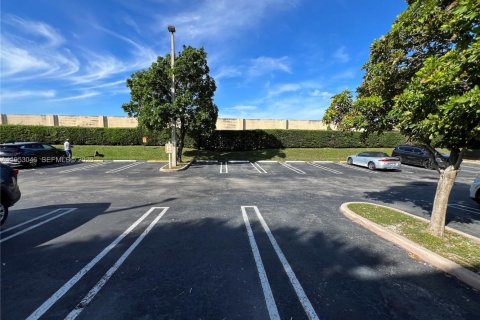 Condominio en alquiler en Doral, Florida, 2 dormitorios, 84.54 m2 № 2019555 - foto 9