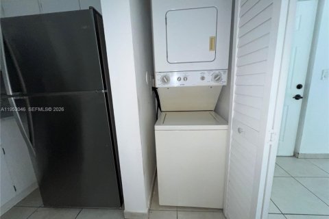 Condominio en alquiler en Doral, Florida, 2 dormitorios, 84.54 m2 № 2019555 - foto 15