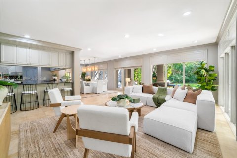 Casa en venta en Miami Beach, Florida, 7 dormitorios, 653.47 m2 № 1992200 - foto 10