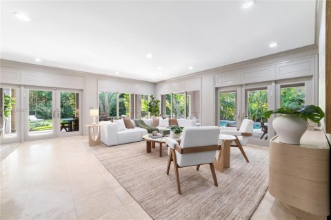 Casa en venta en Miami Beach, Florida, 7 dormitorios, 653.47 m2 № 1992200 - foto 9